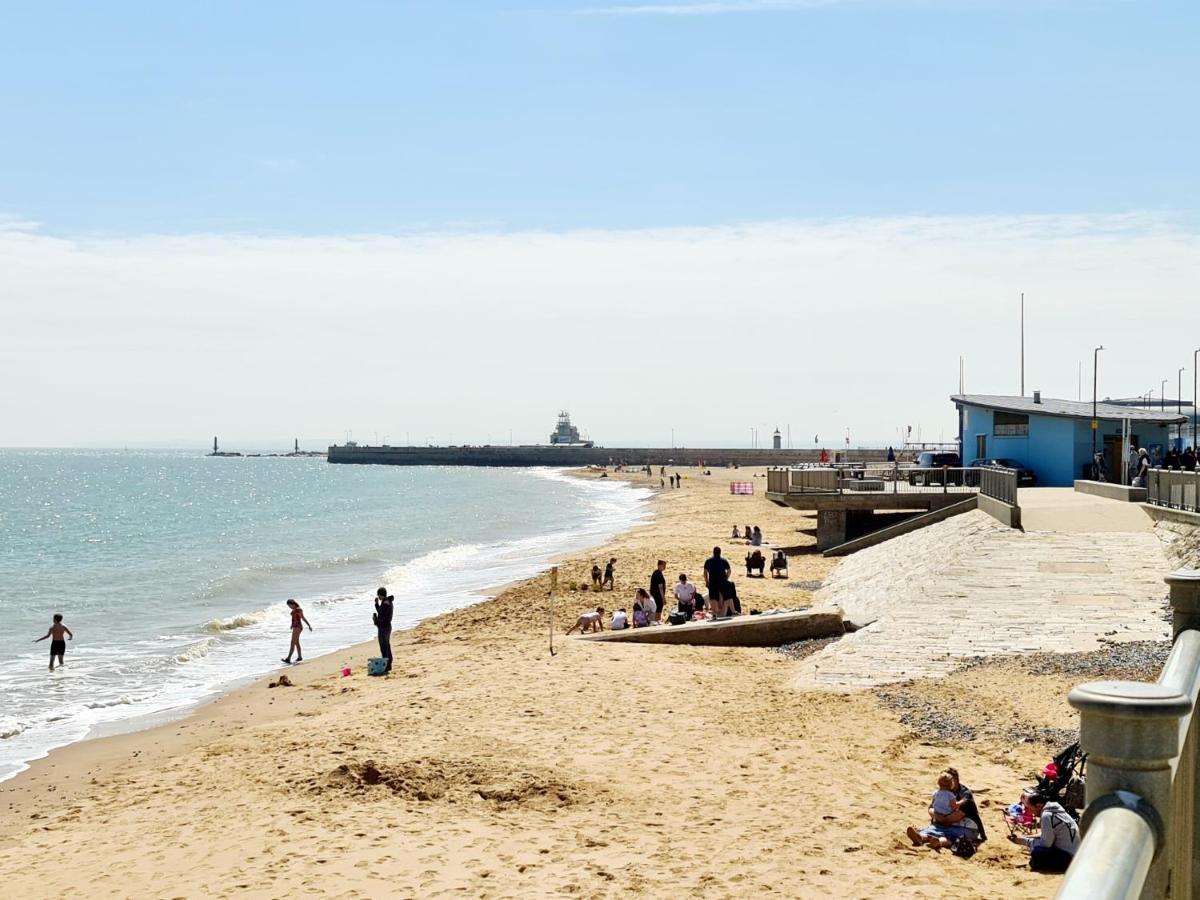 Vitamin Sea - Beachfront Apartment - Sleeps 4 แรมส์เกท ภายนอก รูปภาพ